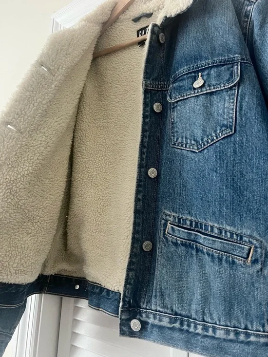GAP Sherpa Lined Denim Jacket Trucker Jean Jacket Cozy Fleece Lined Blue Size L - Picture 4 of 7
